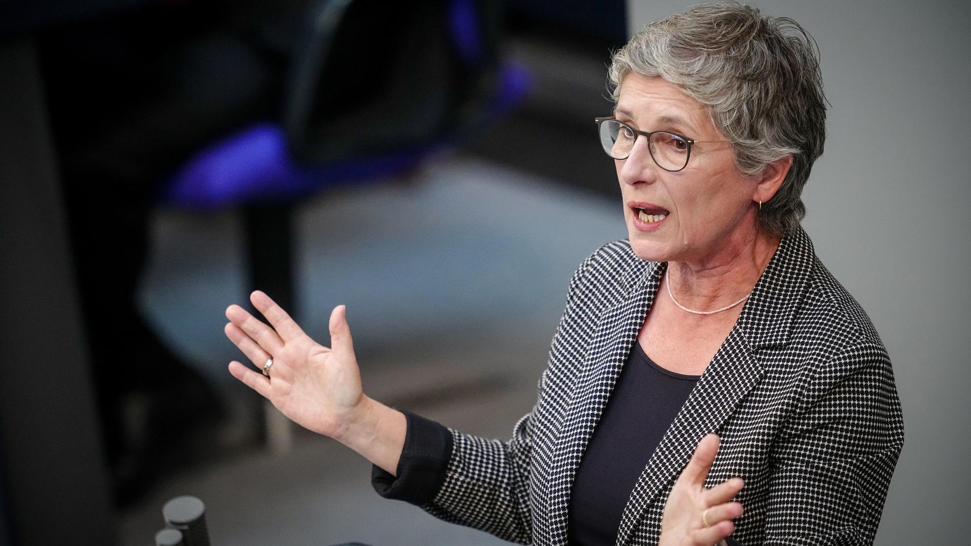 Britta Haßelmann  bei der Generaldebatte im Bundestag am 07.09.2022 in Berlin
