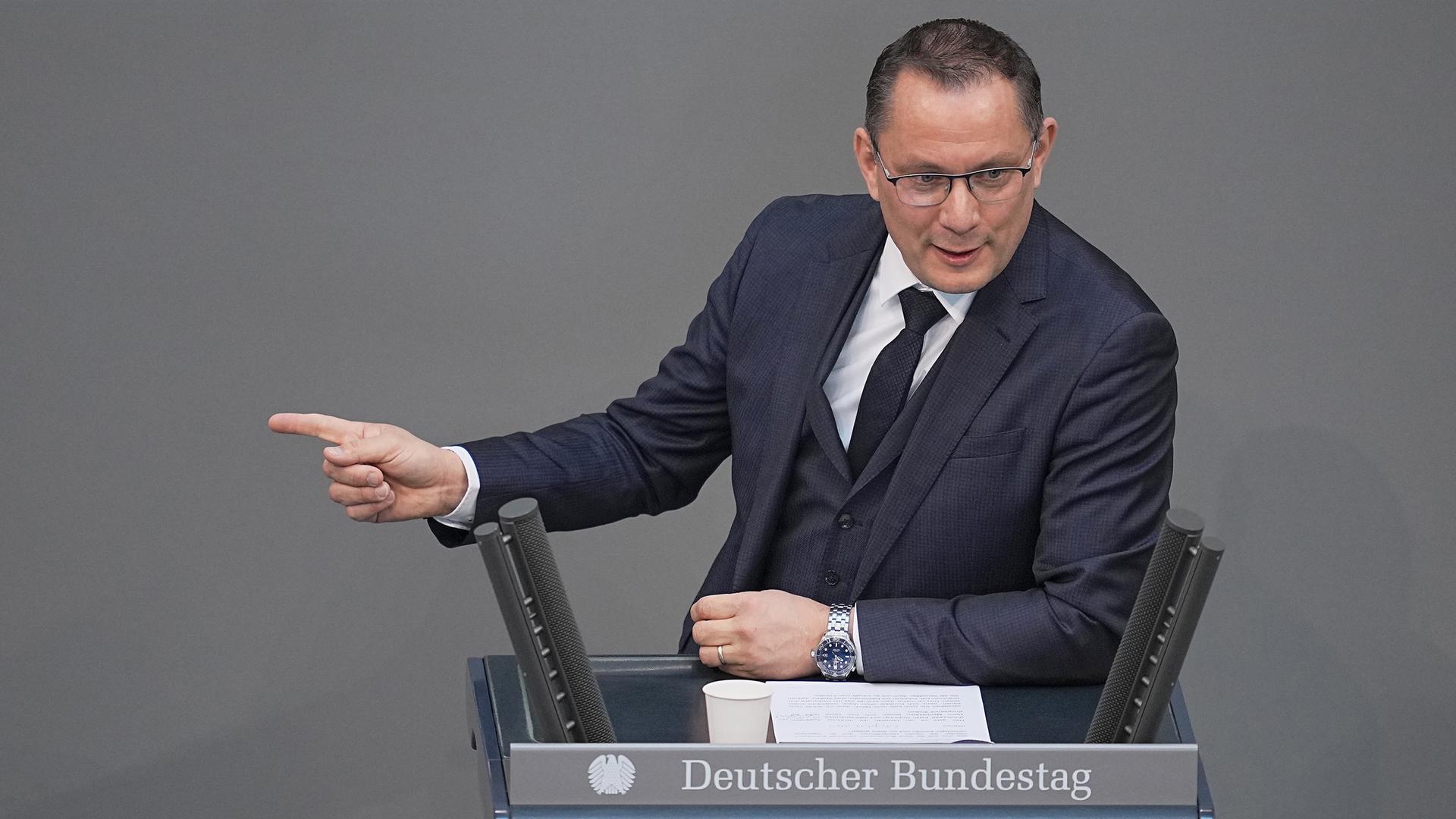 Tino Chrupalla (AfD) bei der Generraldebatte im Bundestag am 23.03.2022