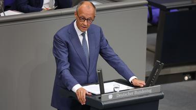 Bundeskanzler Friedrich Merz (CDU) bei der Generaldebatte im Deutschen Bundestag