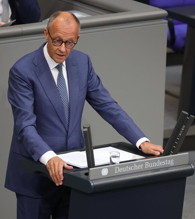 Bundeskanzler Friedrich Merz (CDU) bei der Generaldebatte im Deutschen Bundestag