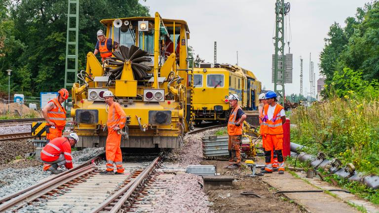 Generalsanierung Deutsche Bahn an der Strecke der Riedbahn