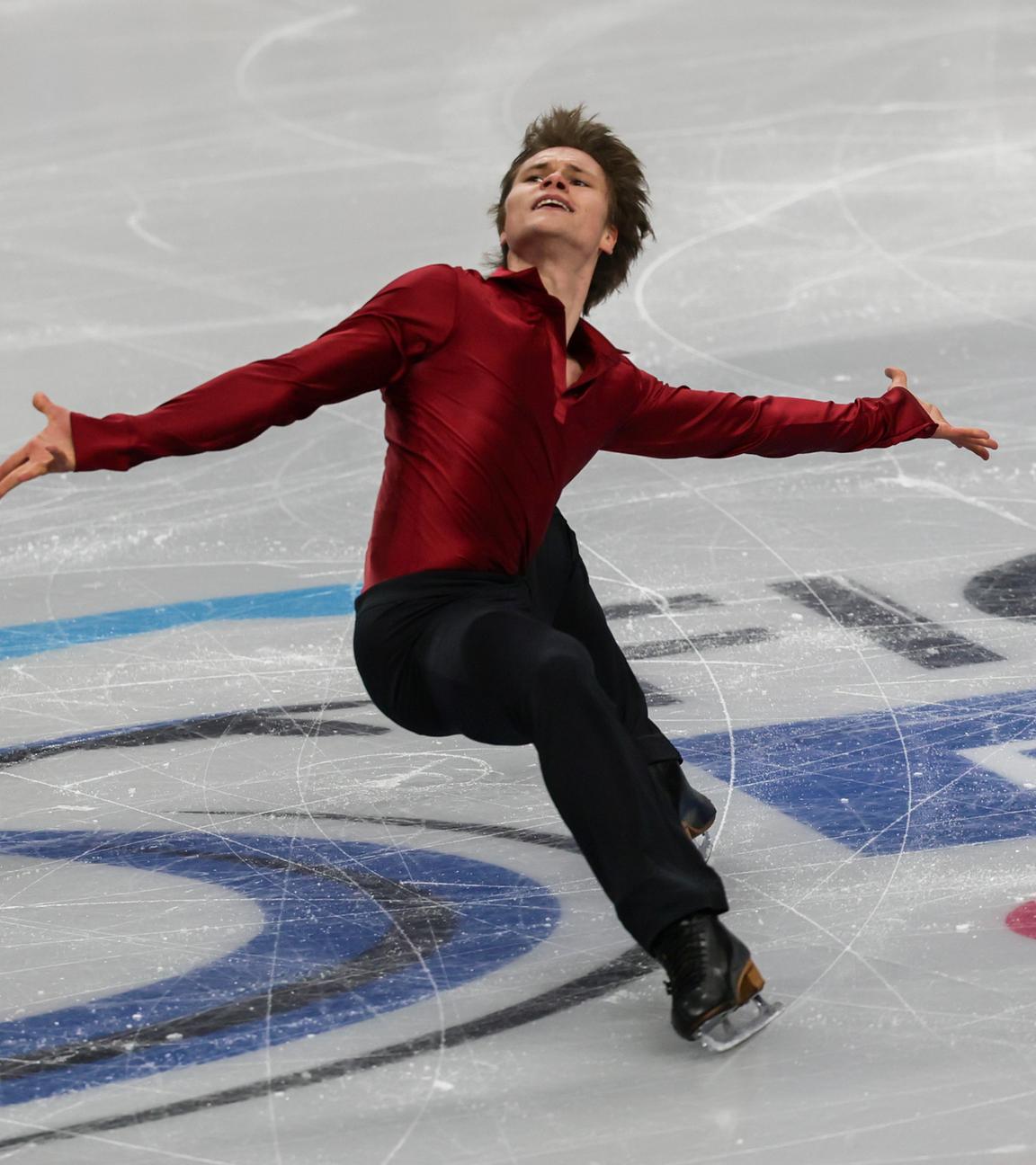 Der deutsche Eiskunstläufer Genrikh Gartung während seines Programms bei der Europameisterschaft in Sheffield