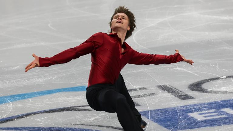 Der deutsche Eiskunstläufer Genrikh Gartung während seines Programms bei der Europameisterschaft in Sheffield