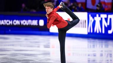 Der deutsche Eiskunstläufer Genrikh Gartung während seiner Perfomance bei der Eiskunstlauf-Weltmeisterschaft in Prag