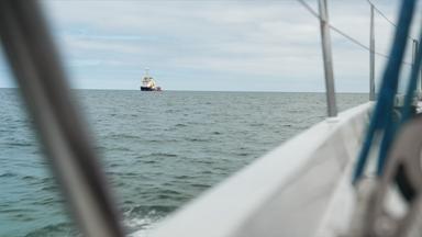 Ausblick vom Geomar-Segelboot Malizia auf das Meer