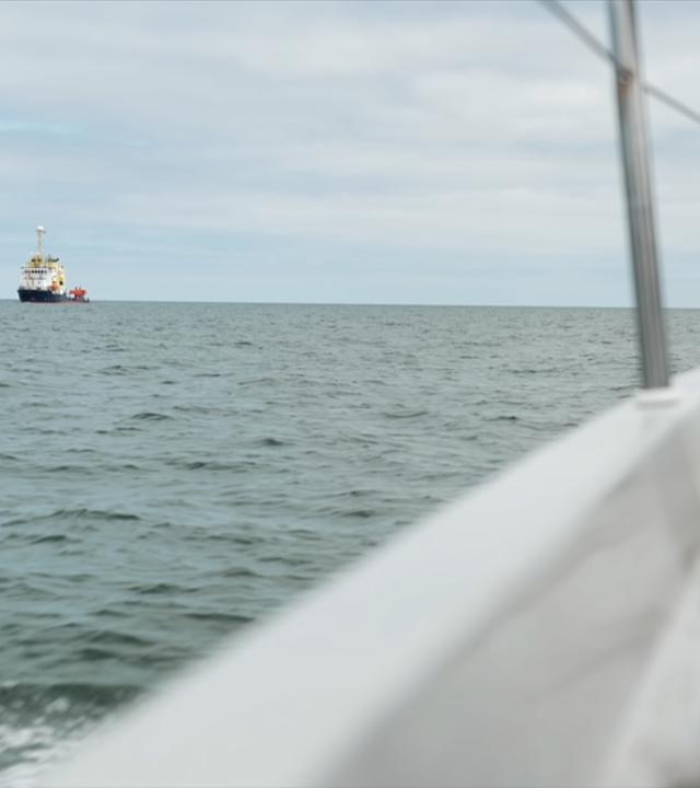 Ausblick vom Geomar-Segelboot Malizia auf das Meer
