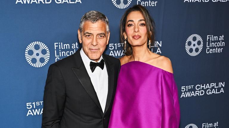 George Clooney und Amal Clooney bei der Chaplin Award Gala in New York, bei der George Clooney geehrt wird.