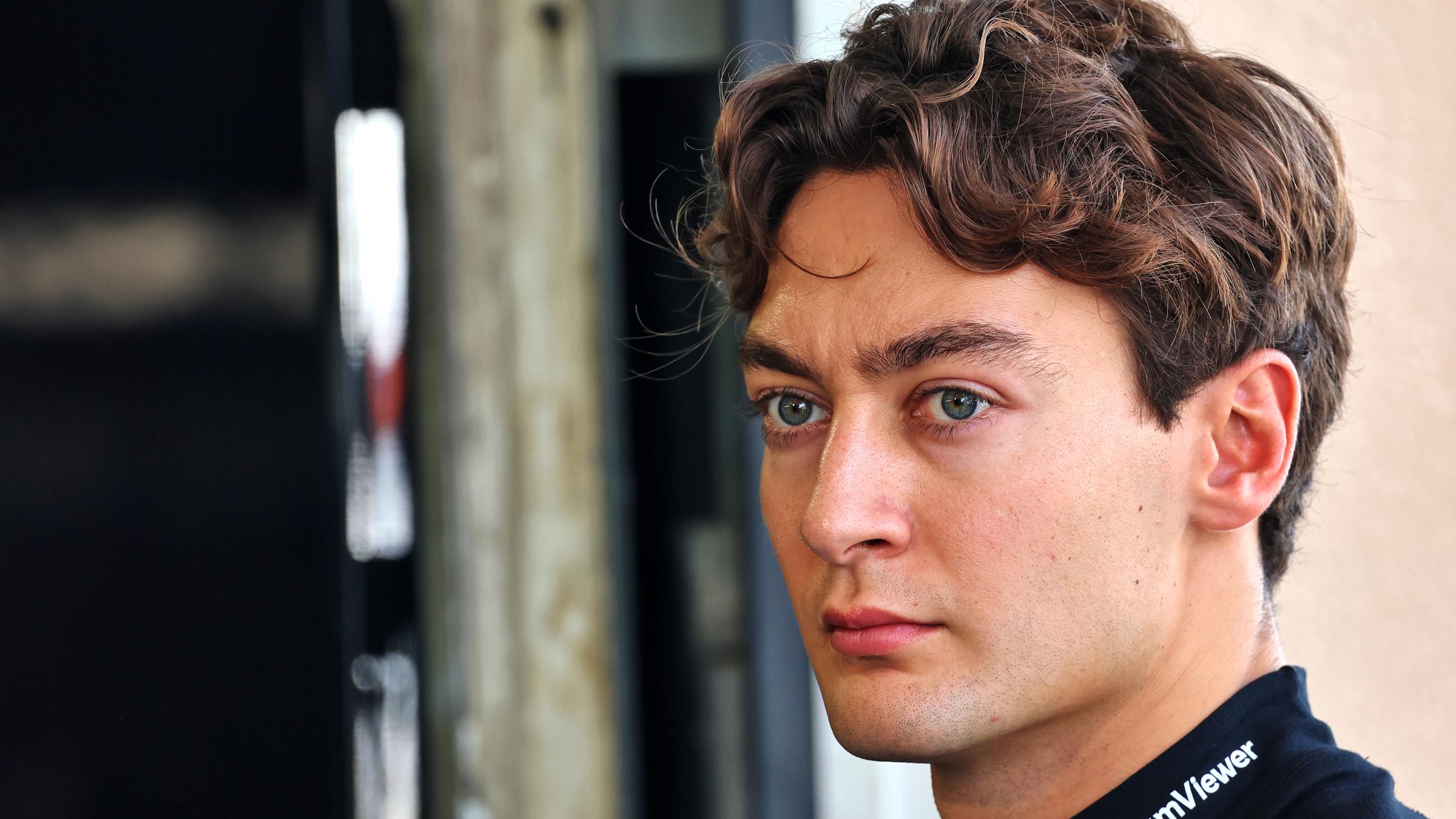 George Russell fokussiert beim zweiten Testtag in Bahrain 