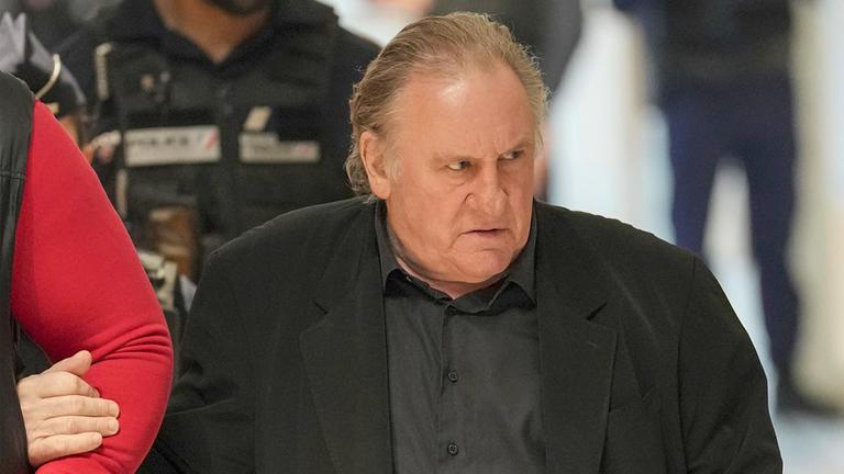 Der französische Schauspieler Gérard Depardieu wurde zu 18 Monaten auf Bewährung verurteilt