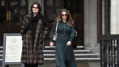 Liz Hurley bricht vor Gericht in Tränen aus