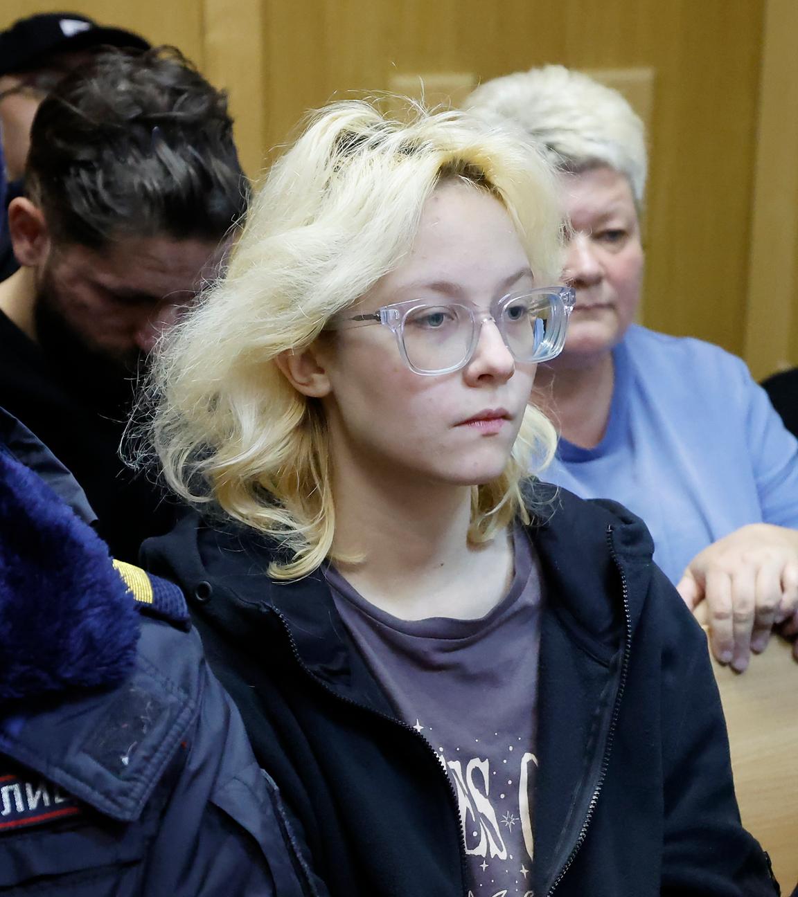 Gerichtsverhandlung in St. Petersburg gegen Straßensängerin Diana Loginova