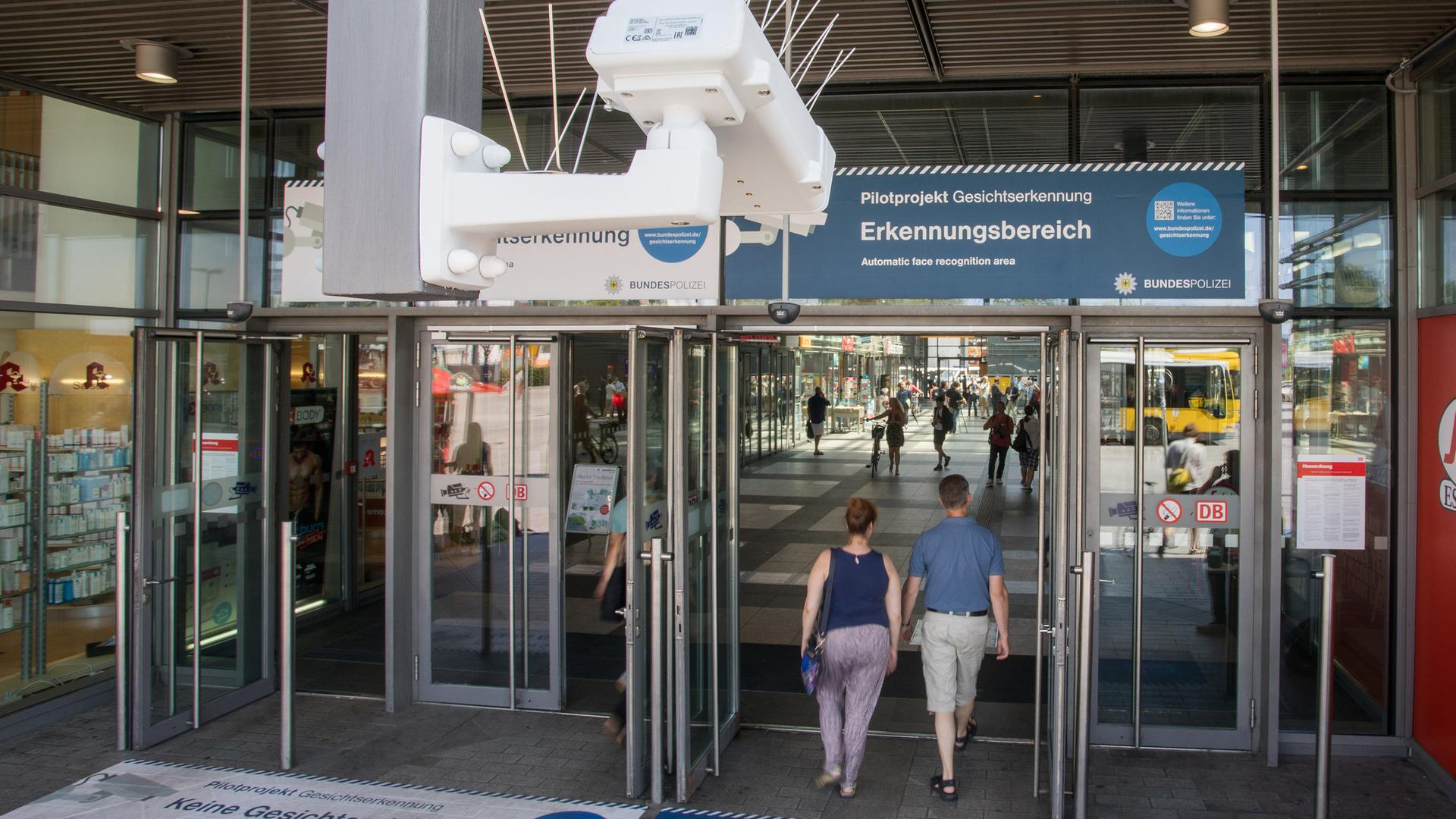 Erkennungsbereiche zur Gesichtserkennung am Bahnhof Südkreuz in Berlin