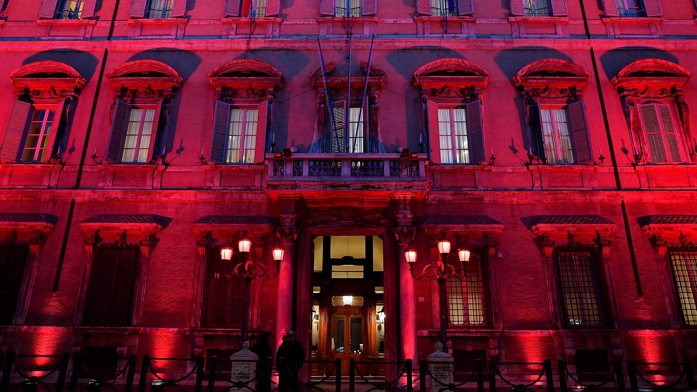 Kunstbeleuchtung zur Kampagne "Orange the World" in Rom.