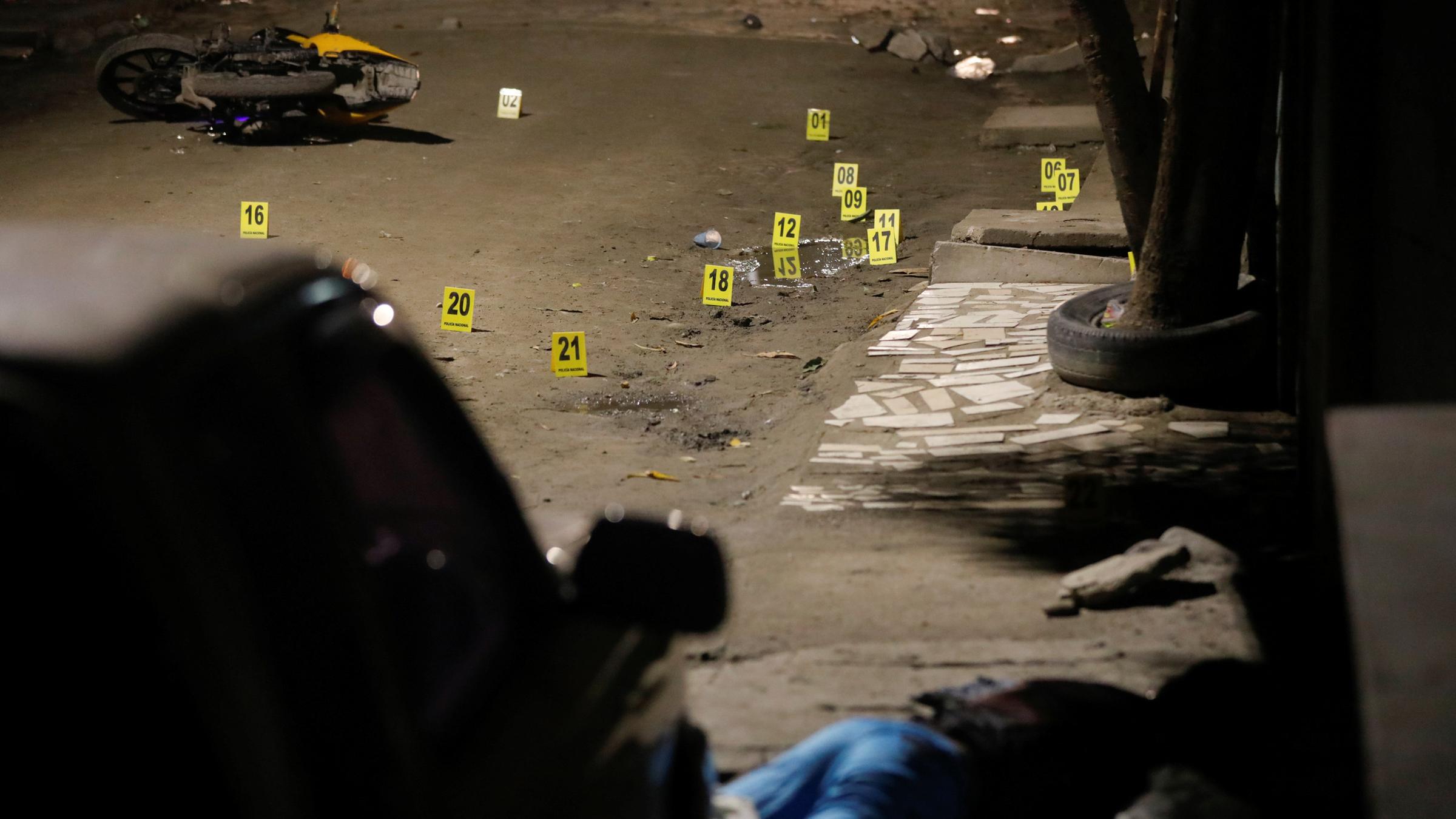 ArchivTatort eines Verbrechens in San Pedro Sula (Honduras), aufgenommen am 31.12.2018