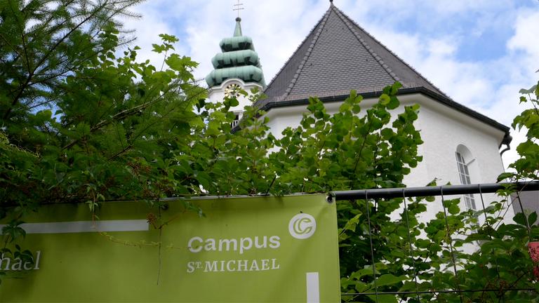 27.07.2025, Bayern, Traunstein: Das katholische Studienseminar St. Michael.