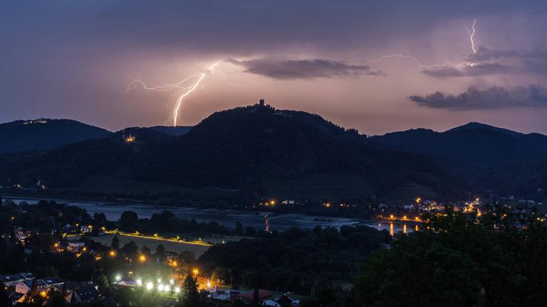 Blitze über dem Siebengebirge am 21.06.2026.