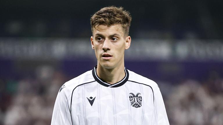 Der griechische Fußballer Giannis Konstantelias von PAOK im Einsatz während des Qualifikationsspiels zur UEFA Europa League zwischen dem RSC Anderlecht und PAOK in Brüssel, Belgien, am 13.08.2026.