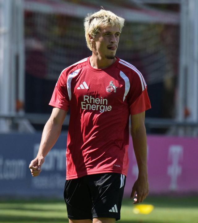 Fußballer Gil Neves während des Trainings des 1. FC Köln am 07.08.2026.