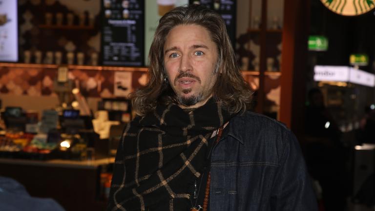 Gil Ofarim bei der Abreise der Dschungelcamp-Kandidaten der RTL Reality-TV-Show 'Ich bin ein Star - holt mich hier raus' nach Australien.