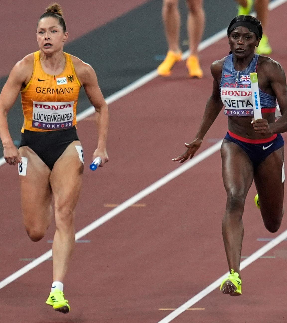 Gina Lückenkemper und die deutsche 4 x 100-Meter-Staffel stehen bei der WM in Tokio im Finale
