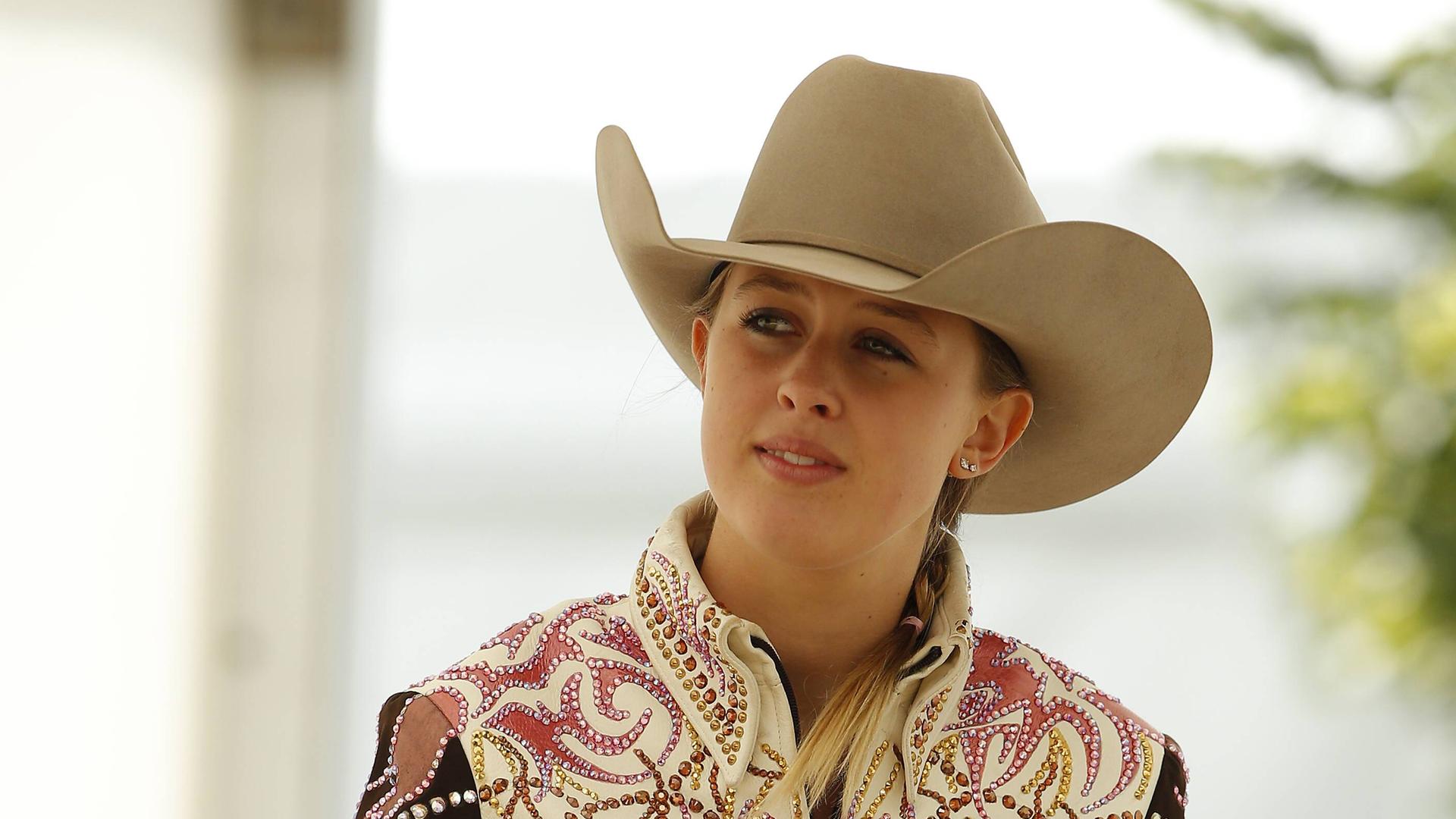 Gina Schumacher im Westernreiten-Outfit 