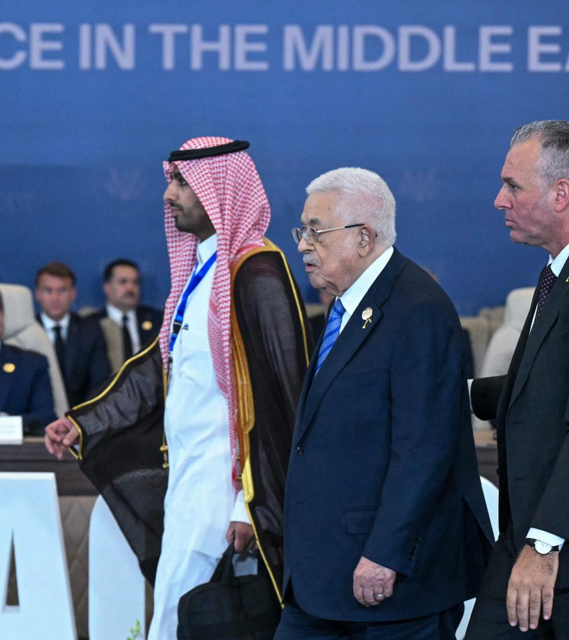 Der palästinensische Präsident Mahmud Abbas trifft am 13. Oktober 2025 zu einem Gipfeltreffen über Gaza in Sharm el-Sheikh ein.