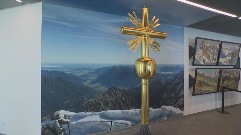 Neues Indoor-Gipfelkreuz auf Zugspitze