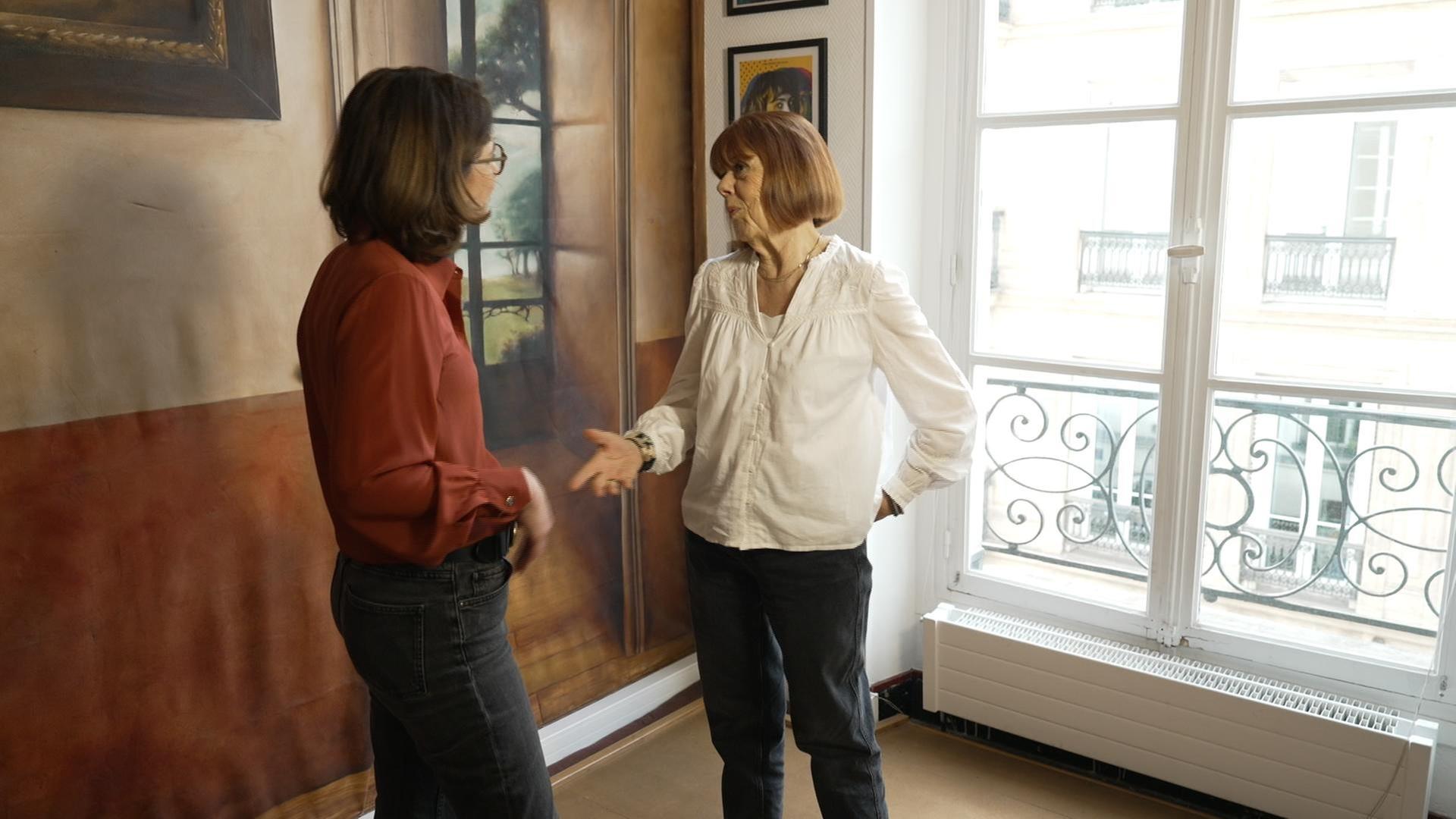 Gisèle Pelicot steht einer Interviewerin im Gespräch gegenüber