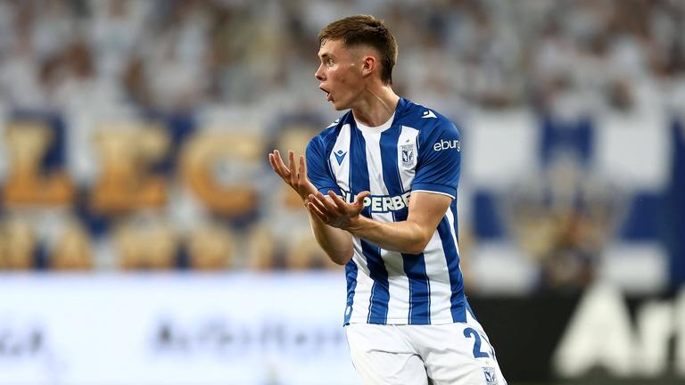 Fußballer Gisli Thordarson während des Spiels der zweiten Qualifikationsrunde der UEFA Champions League 2026/2027 zwischen Lech Posen und Aarhus GF im Enea-Stadion in Posen, Polen, am 29.07.2026. 