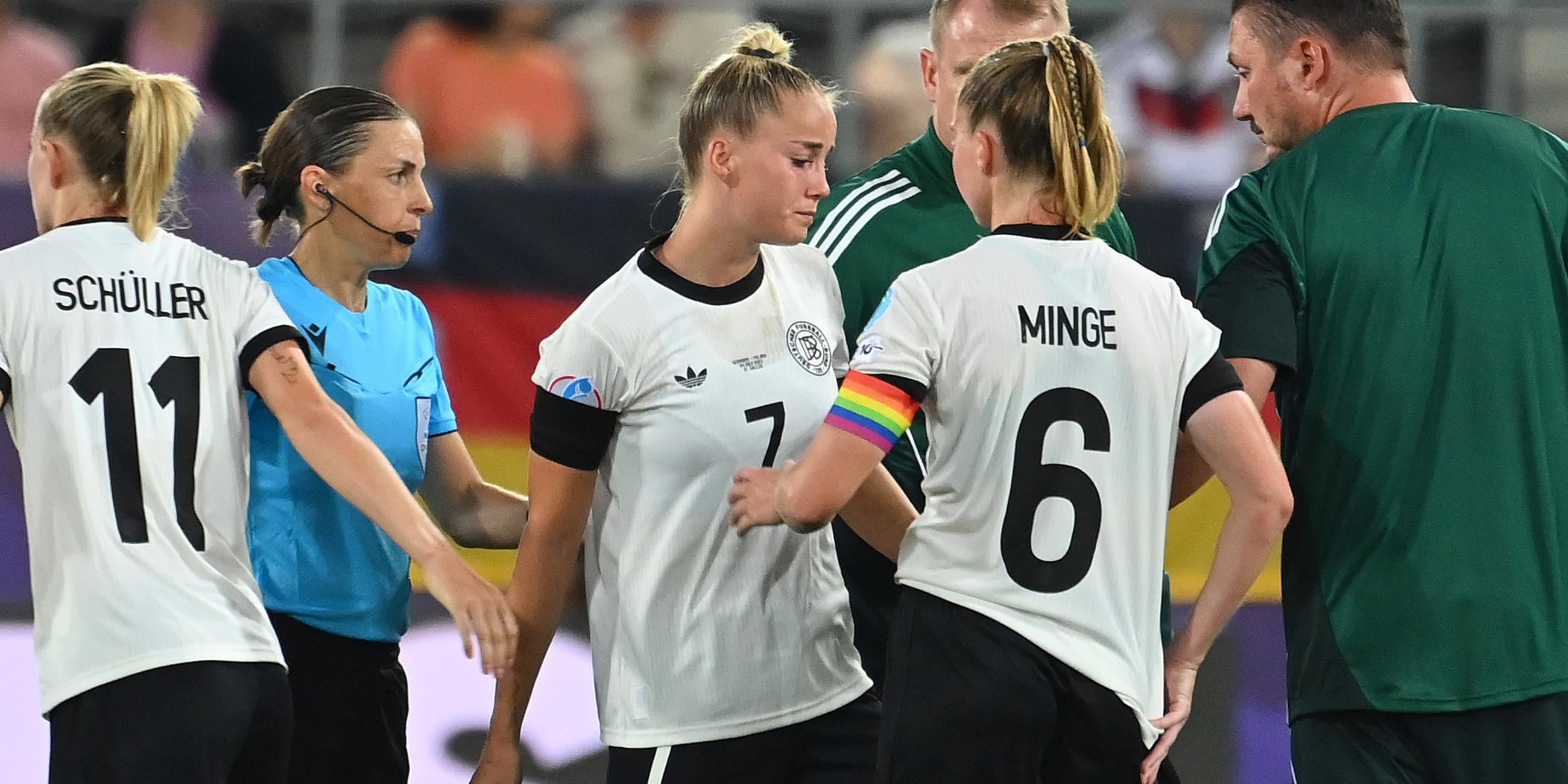 Verletzung Giulia GWINN,Fussball UEFA Women`s EURO  2025  Deutschland - Polen   2-0