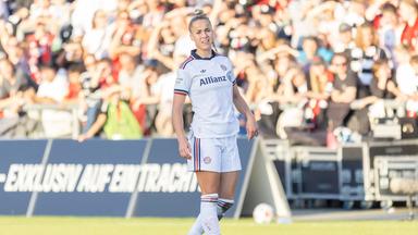 Giulia Gwinn im Trikot der Bayern in Aktion