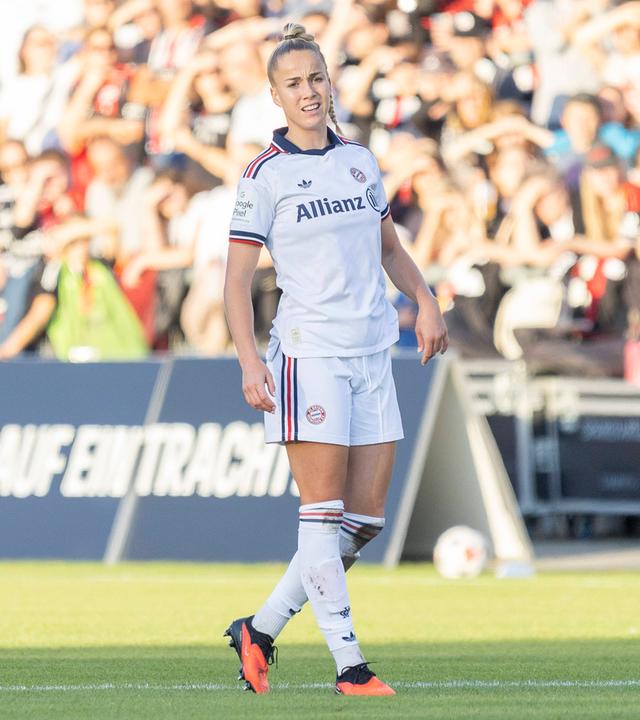 Giulia Gwinn im Trikot der Bayern in Aktion