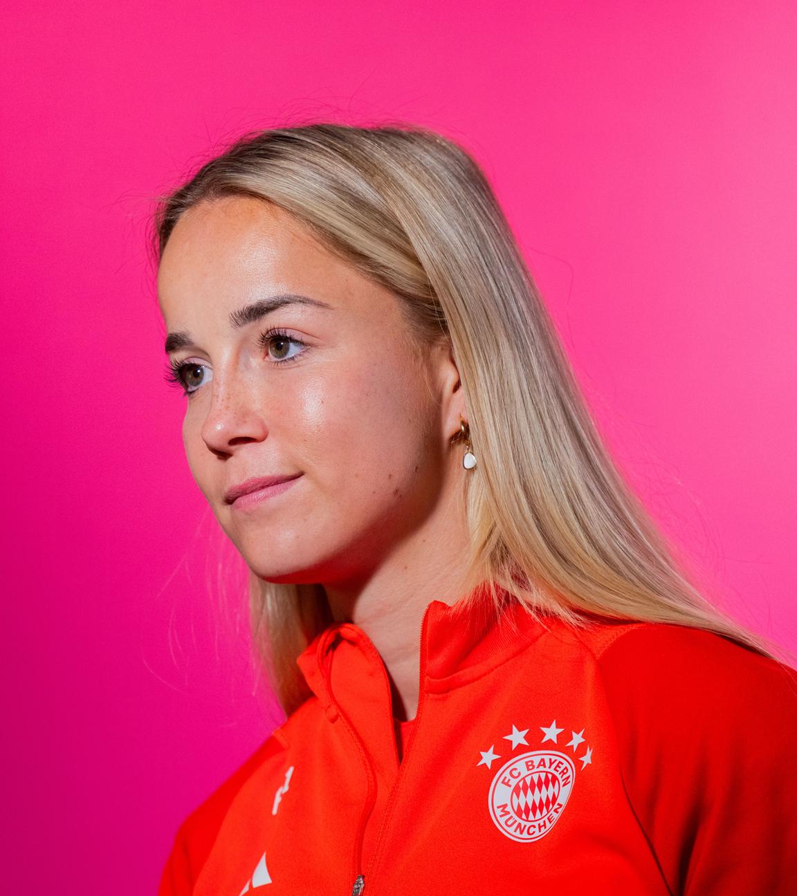 Fußballspielerin Giulia Gwinn vor dem DFB-Pokal-Finale der Frauen