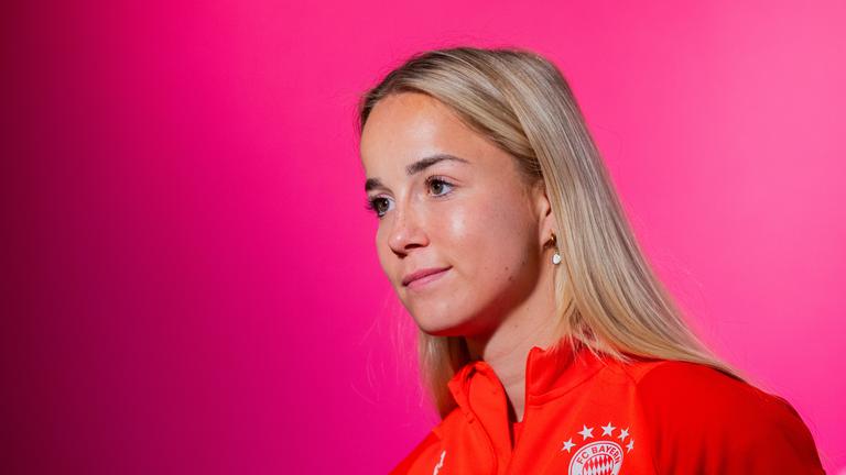 Fußballspielerin Giulia Gwinn vor dem DFB-Pokal-Finale der Frauen