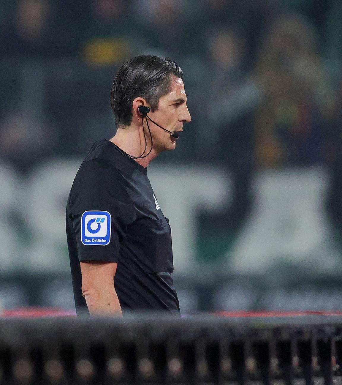 Deniz Aytekin in Mönchengladbach am 08.11.25