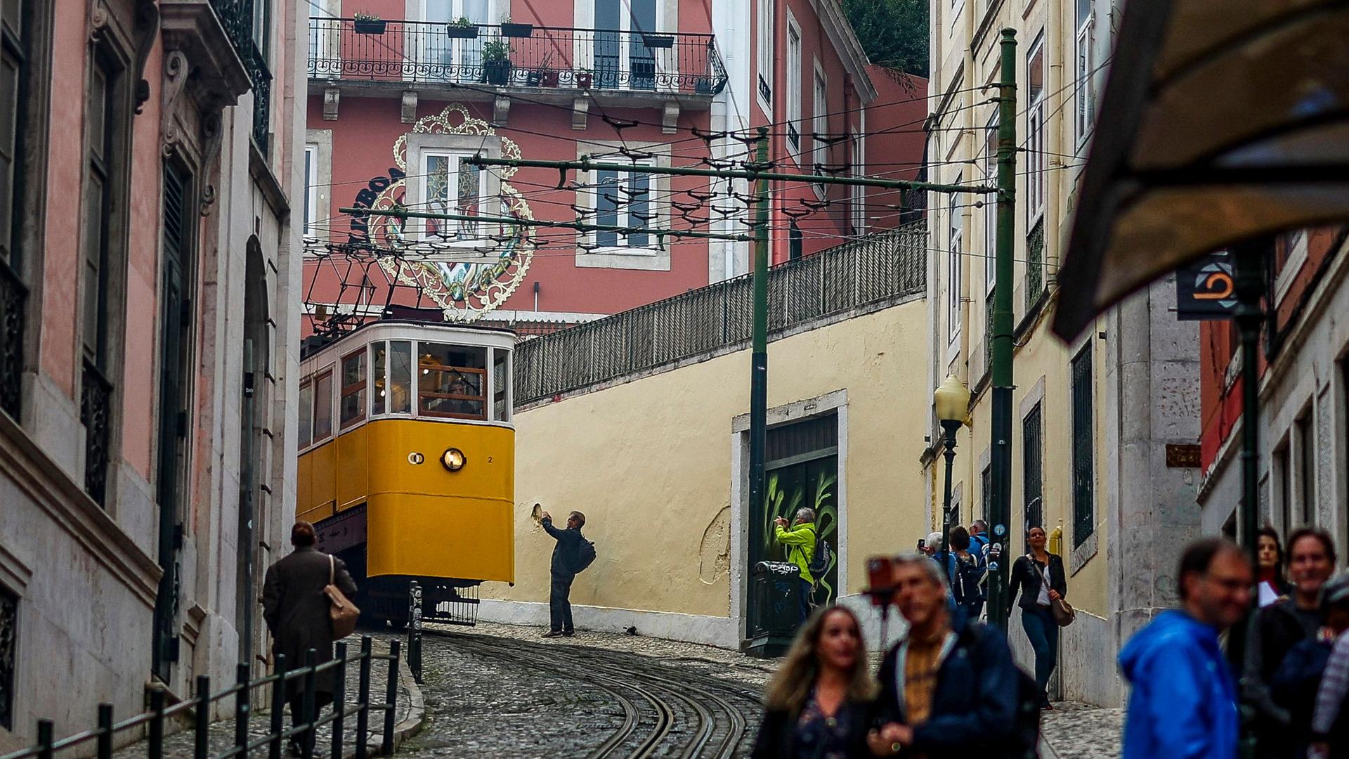 FILES-PORTUGAL-ACCIDENT