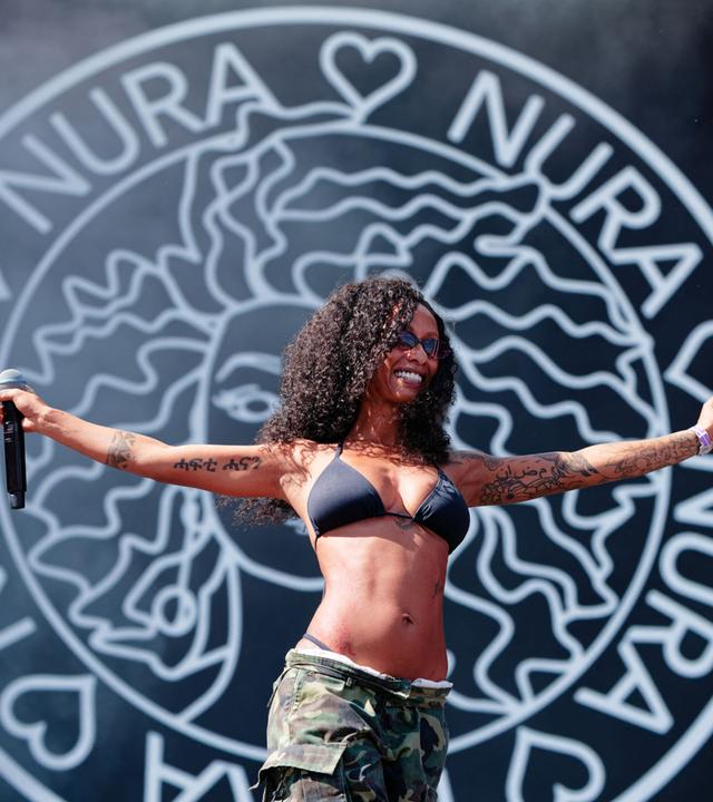 Baden-Württemberg, Hockenheim: Die Rapperin Nura tritt beim Glücksgefühle-Festival auf dem Hockenheimring auf.