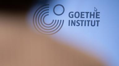 Teilnehmer absolvieren einen Deutsch-Intensivkurs im Goethe-Institut.