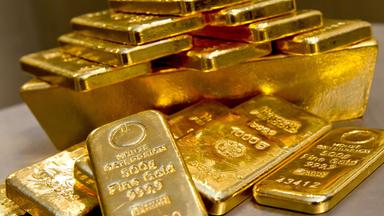Goldbarren in unterschiedlicher Größe
