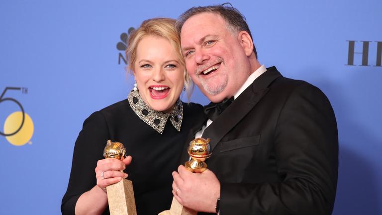 Gewinnerin in der Kategorie beste Darstellerin, TV-Drama "The Handmaid's Tale": Elisabeth Moss bei der 75. Golden Globe Verleihung in Beverly Hills (USA)