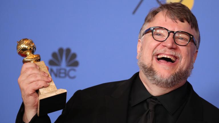 Gewinner in der kategorie beste Regie: Guillermo del Toro bei der 75. Golden Globe Verleihung in Beverly Hills
