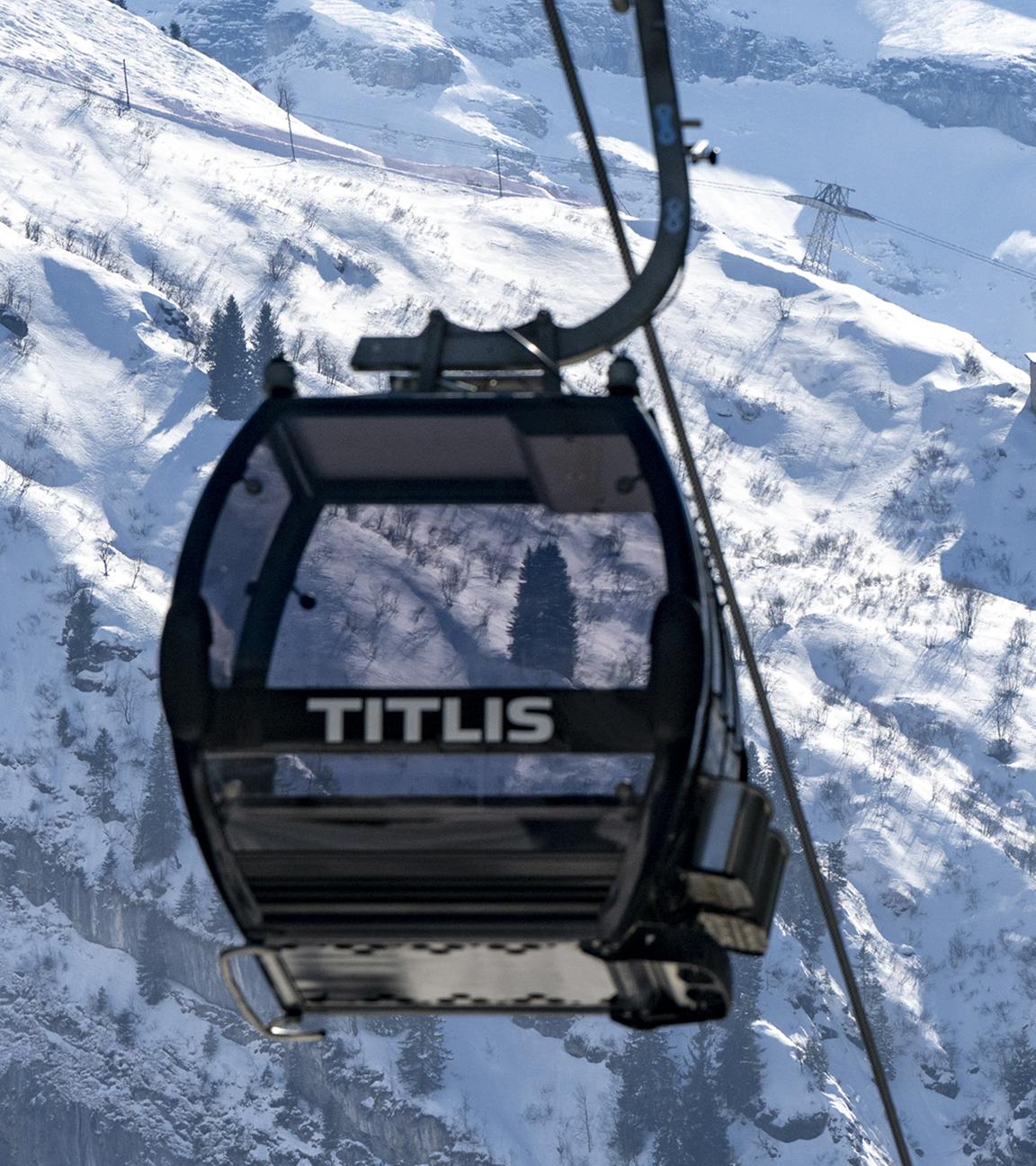Eine Gondel der Gondelbahn Titlis Xpress Engelberg-Trübsee ist auf der Gerschnialp zu sehen.
