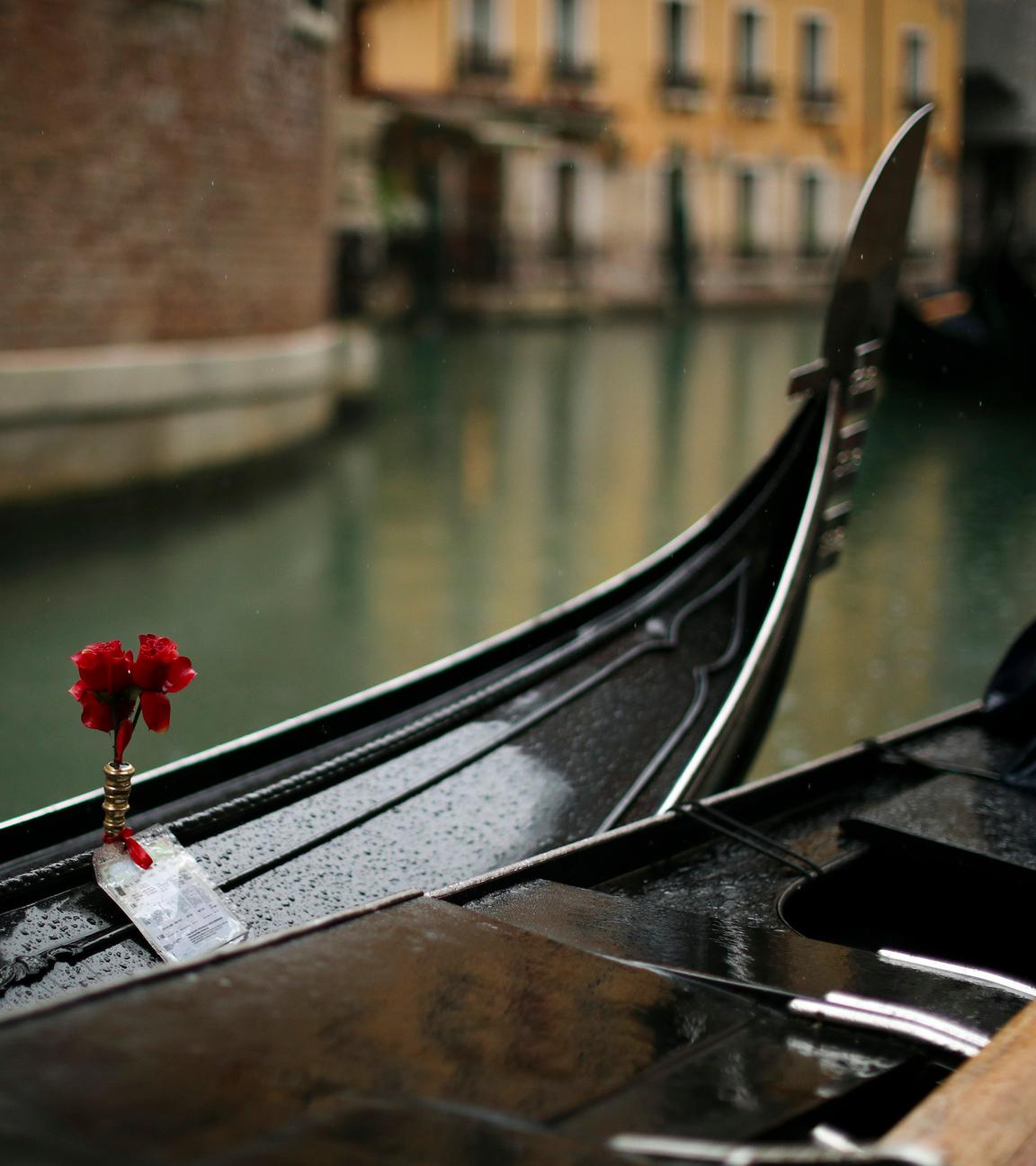 Leere Gondeln in Venedig