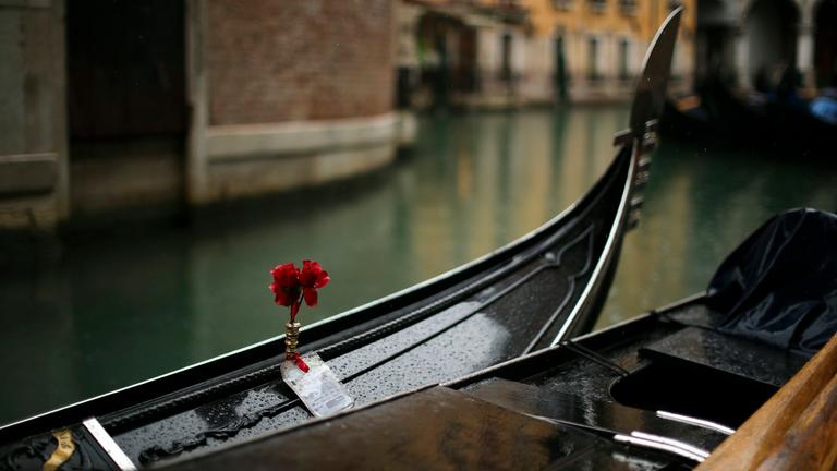 Leere Gondeln in Venedig