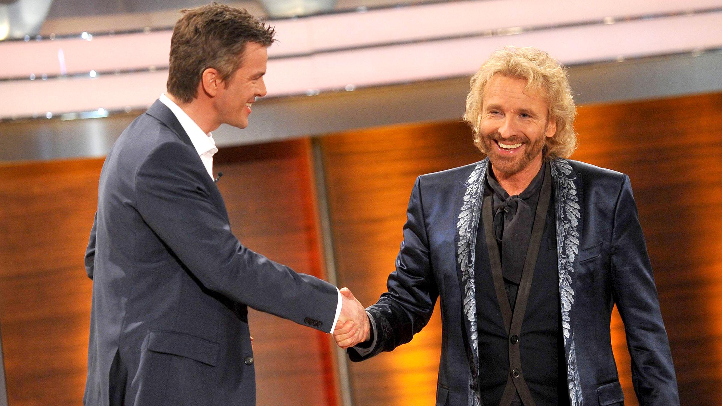 2011 übergibt Gottschalk Wetten, dass ..? an Moderator Markus Lanz