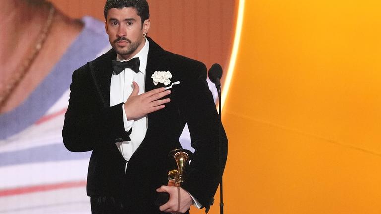 Der Latino-Rapstar Bad Bunny bei den Grammy Verleihungen.
