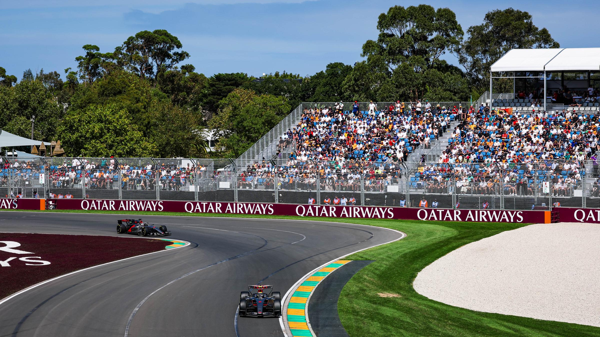 Bortoleto und Hülkenberg während der Testfahrt auf der Albert Park Circuit 