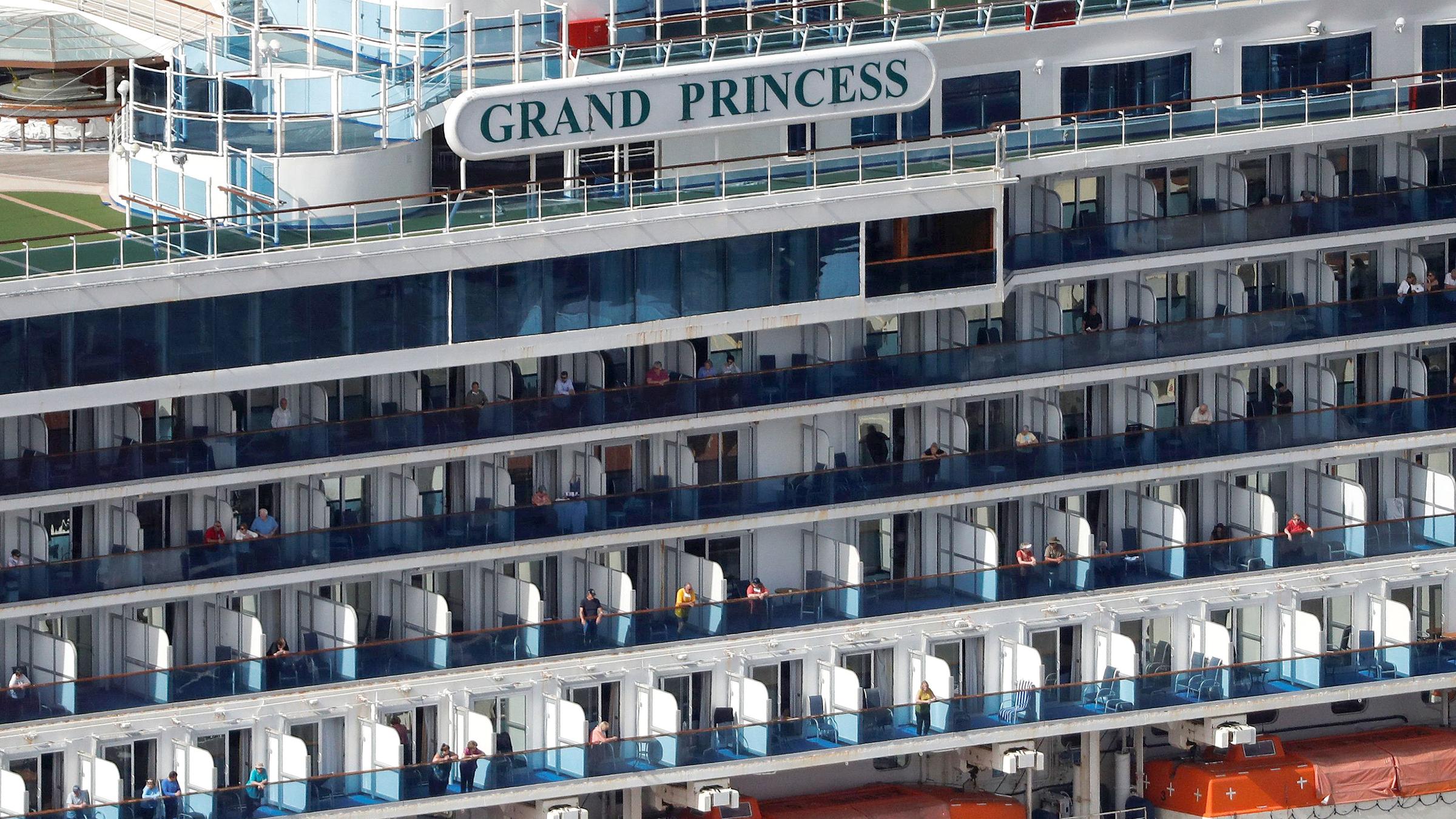 Grand Princess im Hafen von Oakland