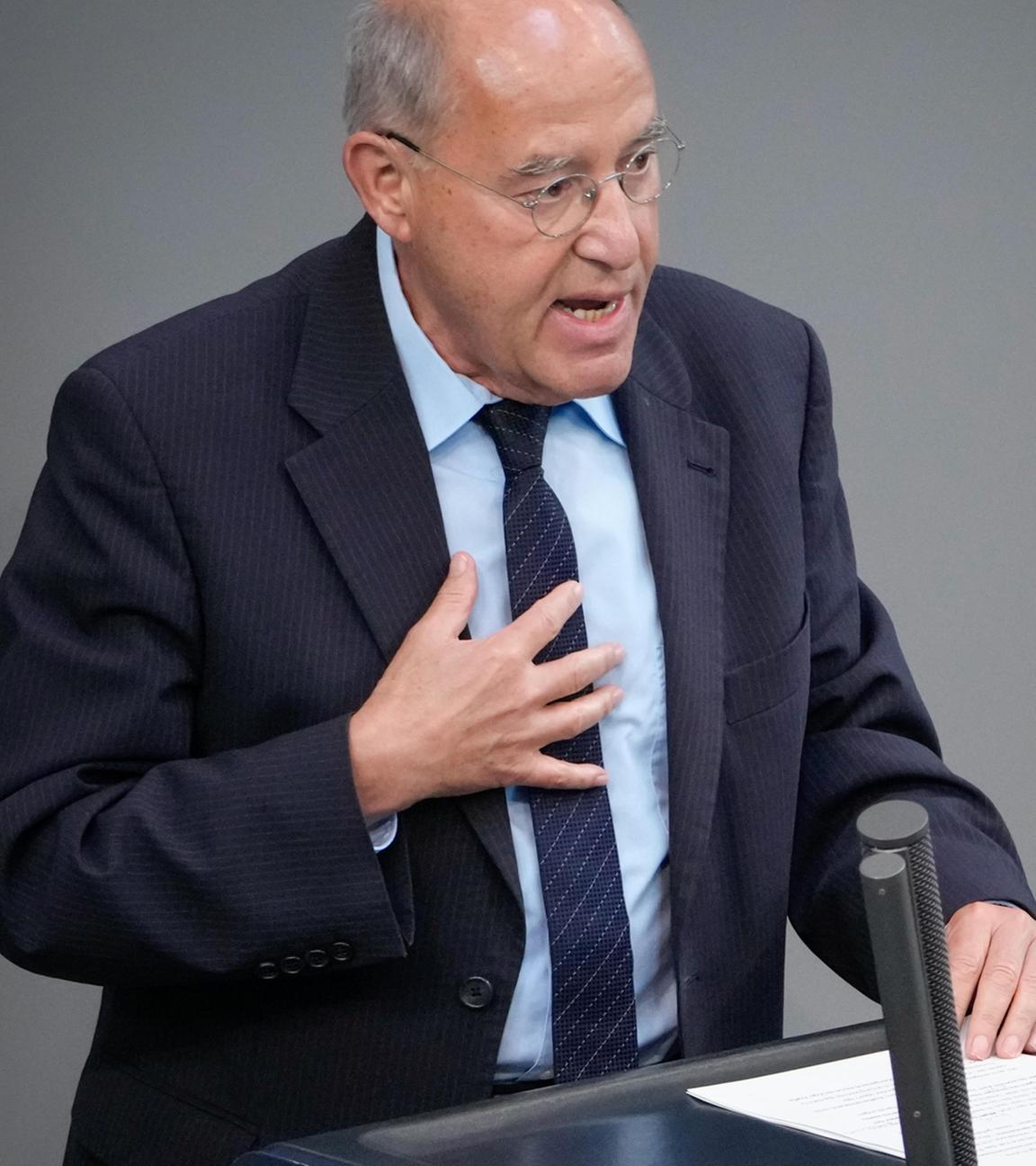 Dr. Gregor Gysi bei seiner Rede zur Haushaltsdebatte des Auswärtigen Amts in Berlin, 06.09.2023