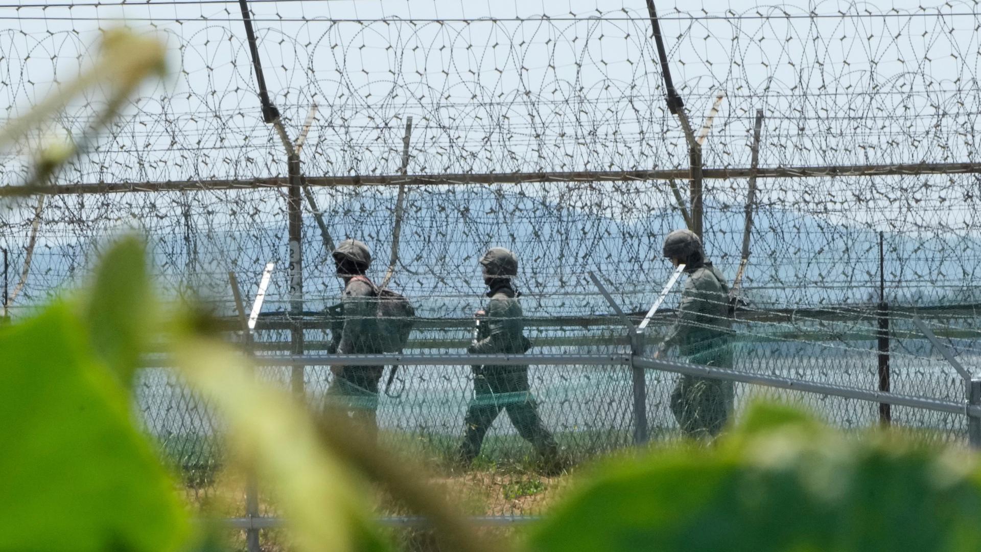 Südkoreanische Soldaten patroullieren in der Nähe der Grenze zu Nordkorea. (Archiv)